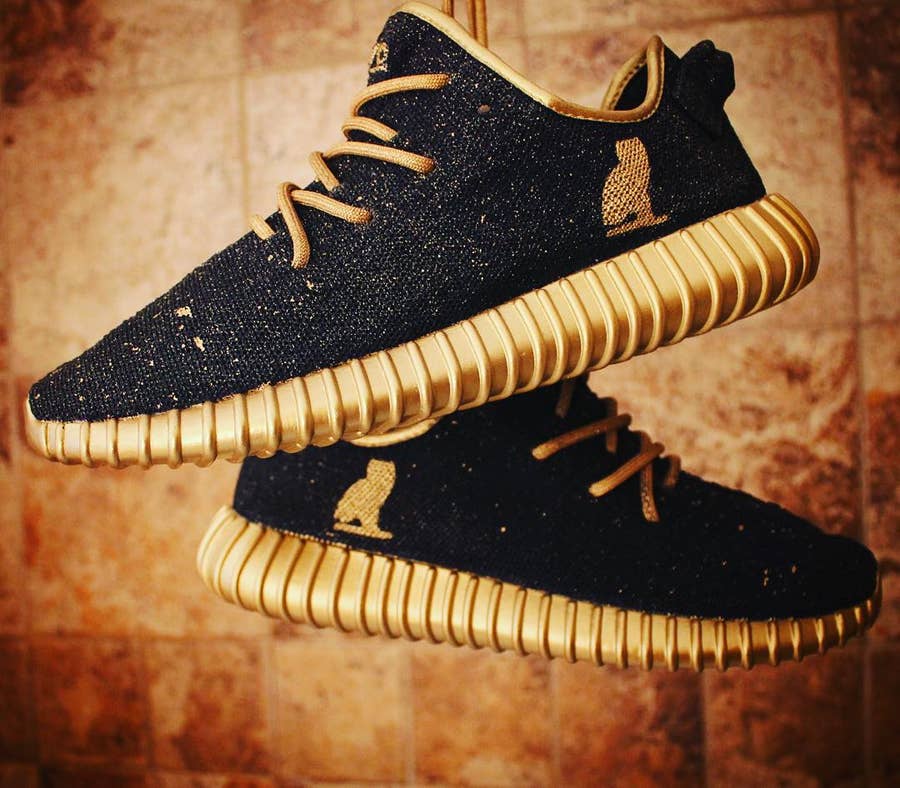 yeezy boost 350 gold and black