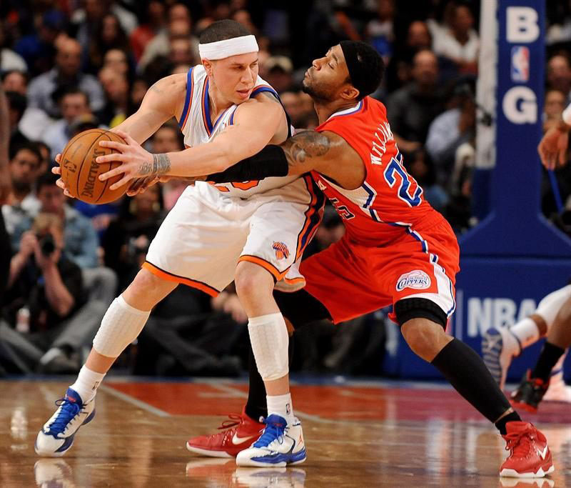 Mike Bibby Air Jordan 2012 &quot;Knicks Home&quot; PE