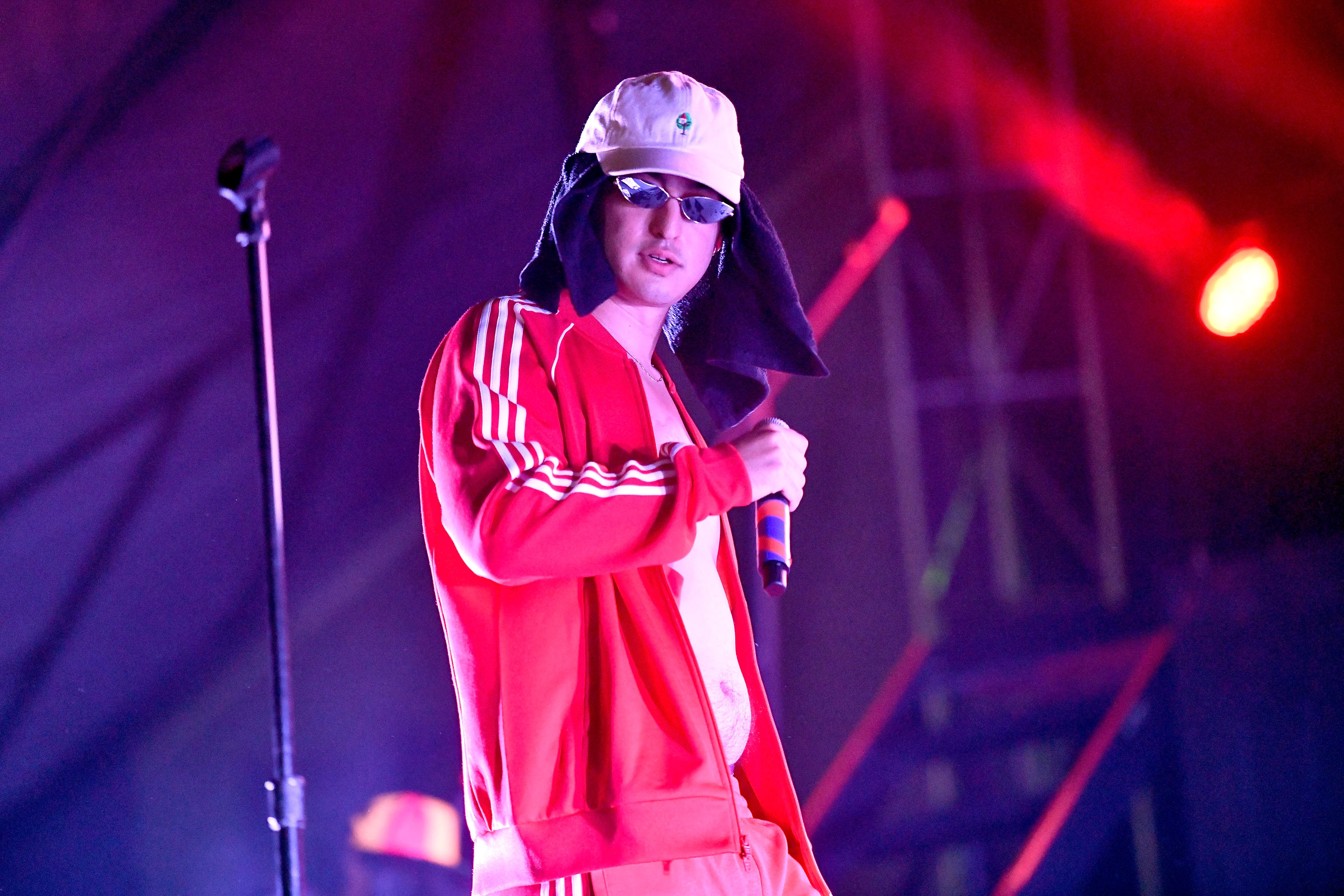 joji performing