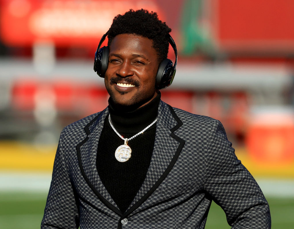 Antonio Brown Released by Patriots: Timeline of Events That Led to