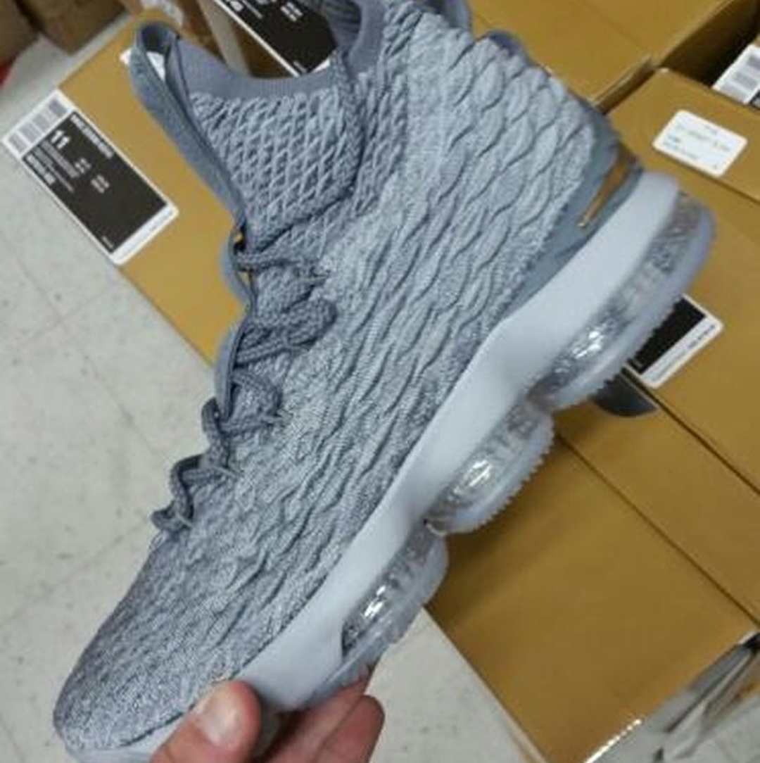 Lebron 15 shop gray gold