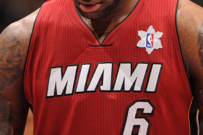 adidas Boy's Jersey NBA Basketball LeBron James #6 White Hot Miami Heat  Size S