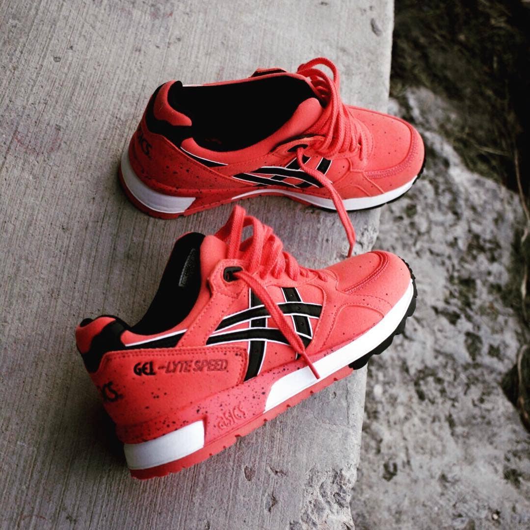 There's No Overlooking This Ultra-Bright Asics Gel-Lyte Speed | Complex