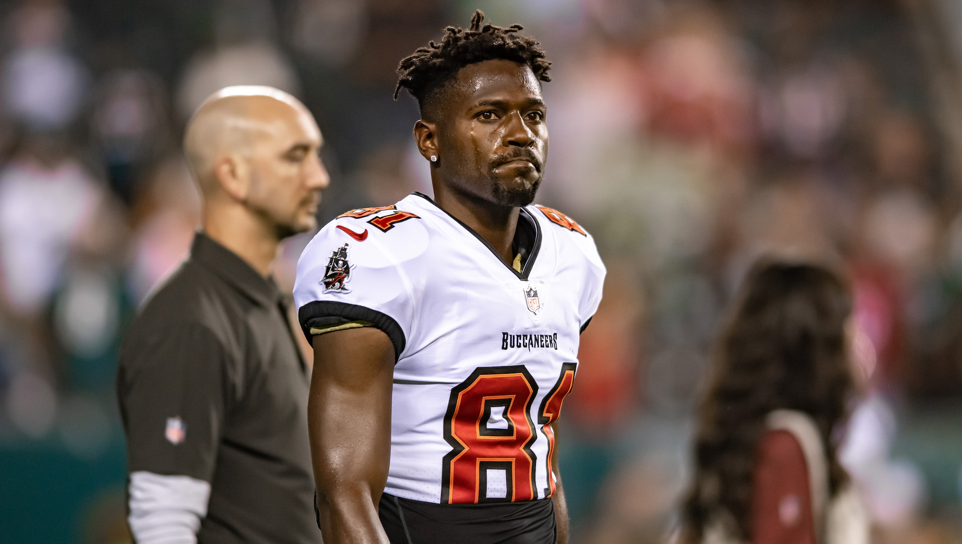 Antonio Brown Accuses Bucs of 'Ongoing Cover-Up' After Mid-Game Exit: 'They  Threw Me Out Like an Animal'