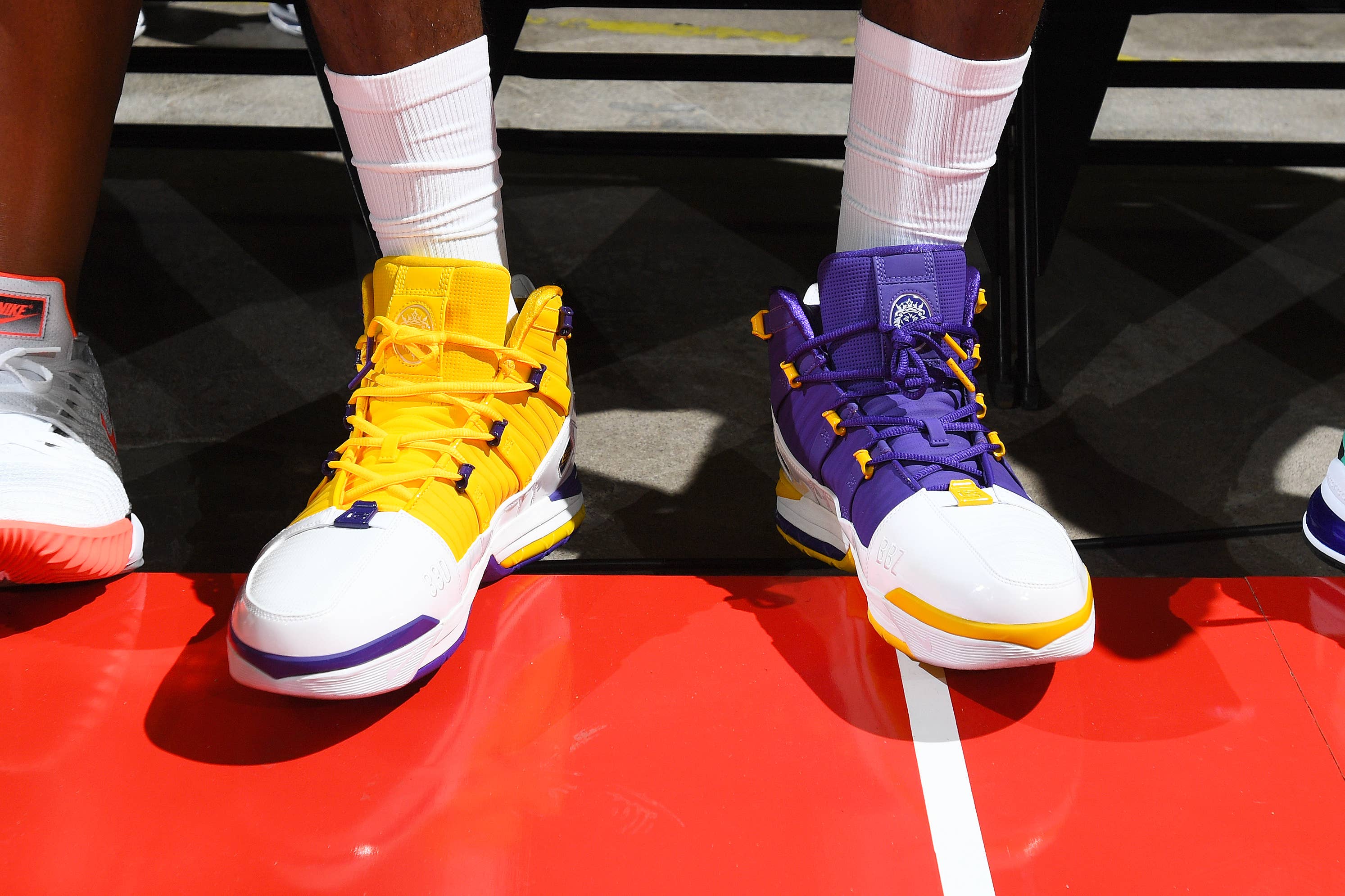 Nike Zoom LeBron 3 Lakers On Foot
