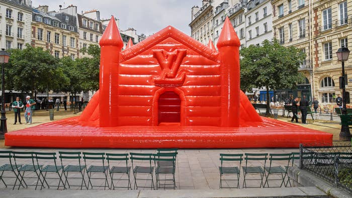 Virgil Abloh brings New York street life to Paris in Louis Vuitton