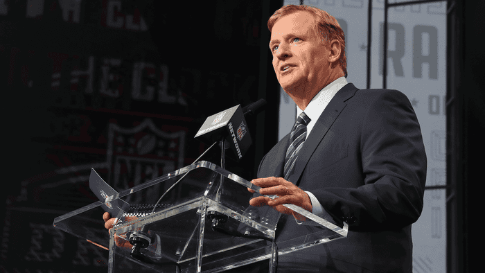 Roger Goodell speaks from the podium at the 2018 NFL Draft.