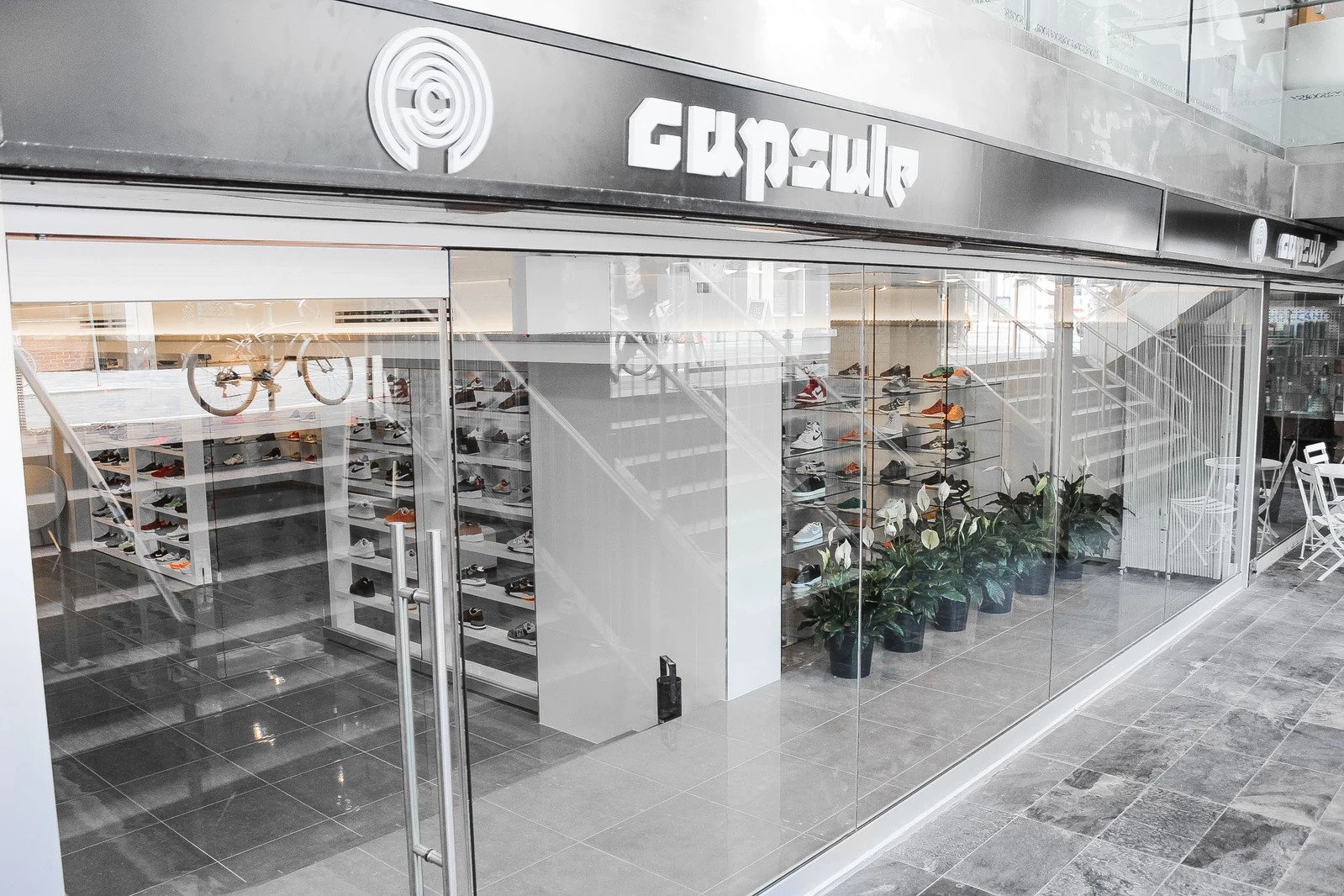 Sneaker store shop canada