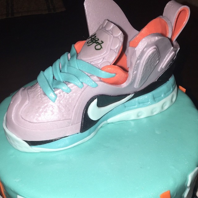 Nike LeBron 9 P.S. Elite South Beach Sneaker Cake