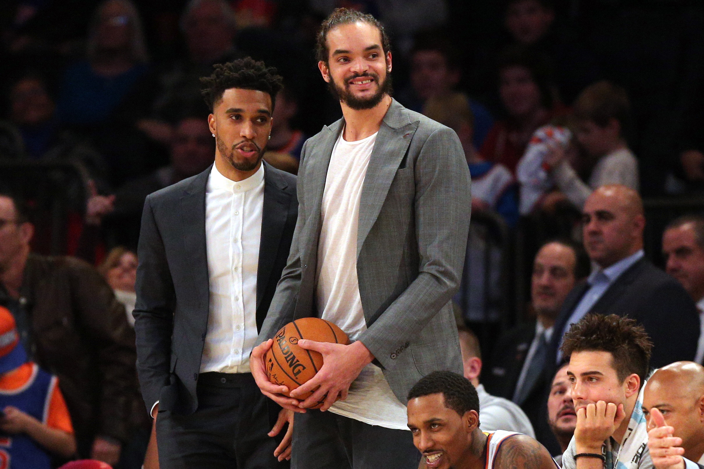 Joakim Noah Courtney Lee Knicks Bench 2016