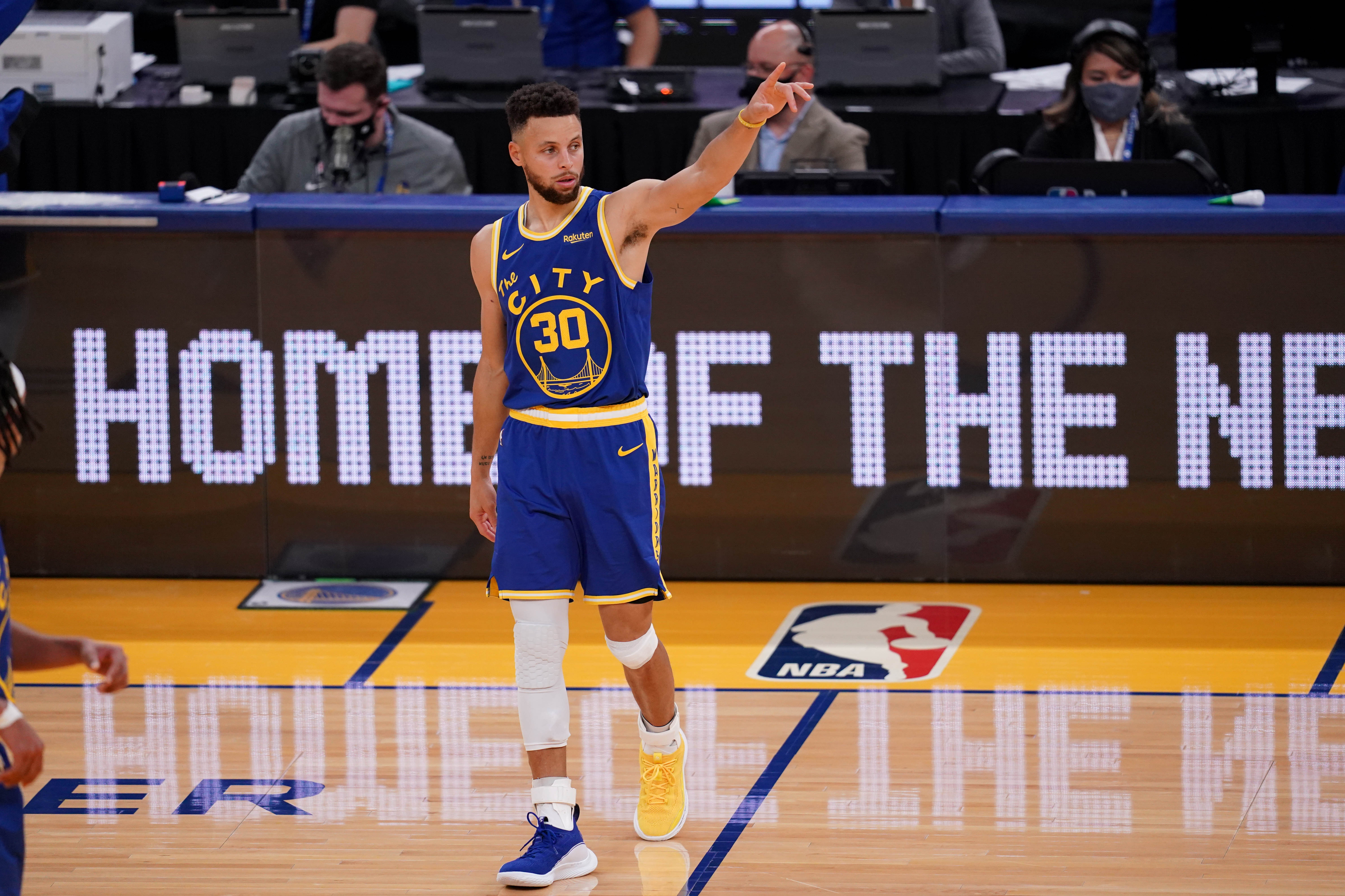 Steph Curry Warriors Nets California 2021