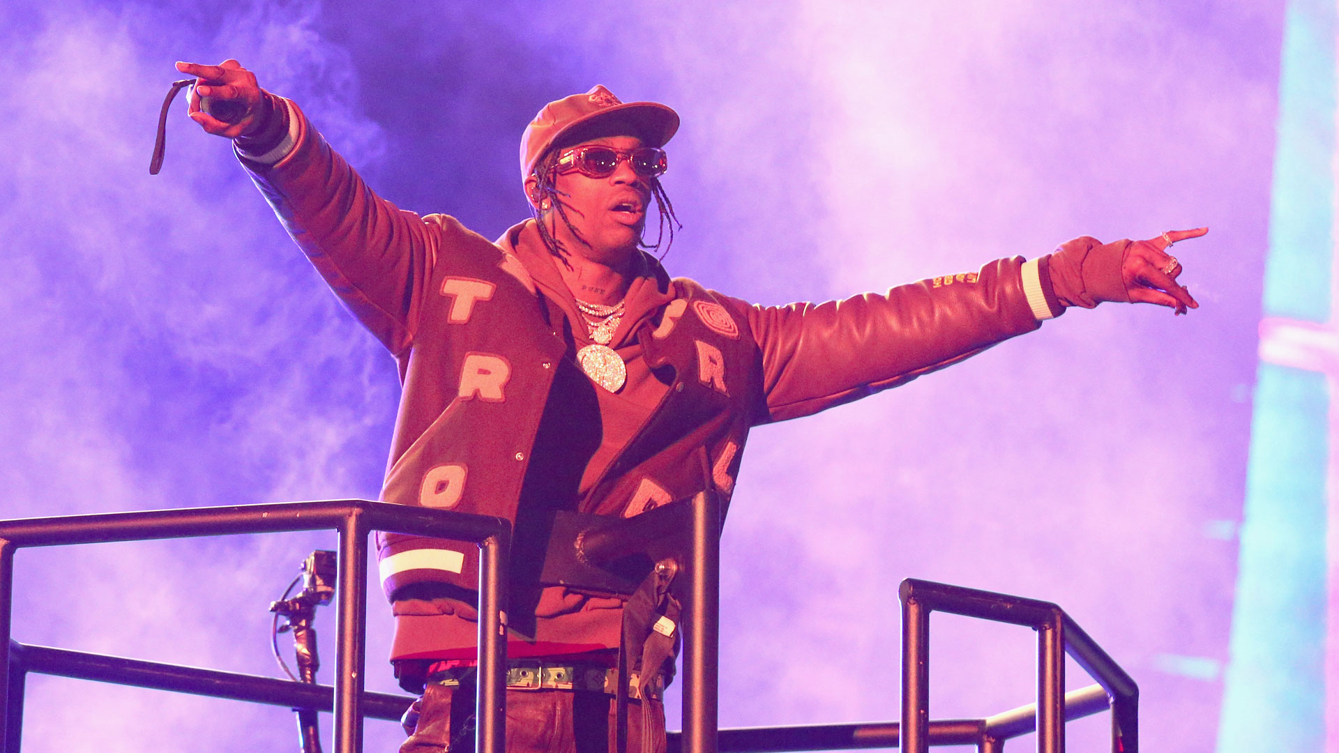 Travis Scott Debuts Tracks With Young Thug, Big Sean, And Chase B On ...