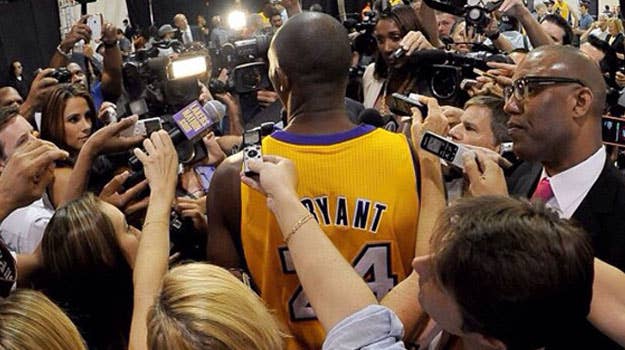 Kobe Bryant Hits Up Lakers Media Day In An Unreleased Nike Kobe 9 Elite |  Complex