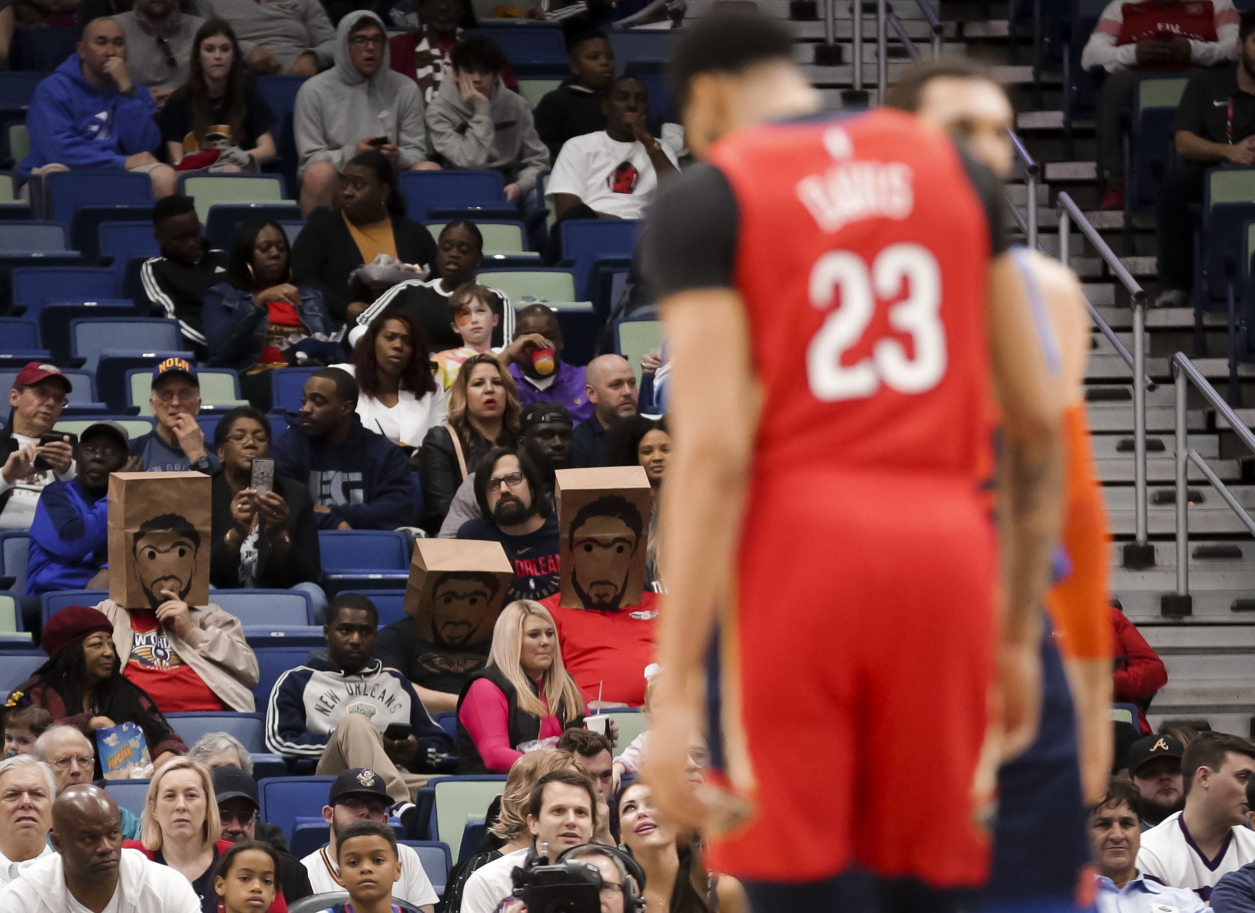 Anthony Davis Bags Fans Pelicans 2019
