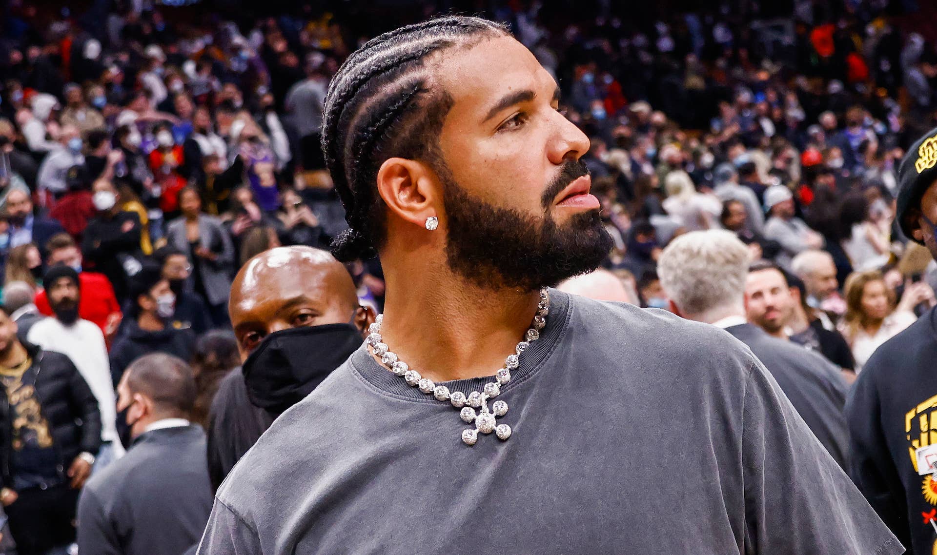 Drake news story for Complex dot com