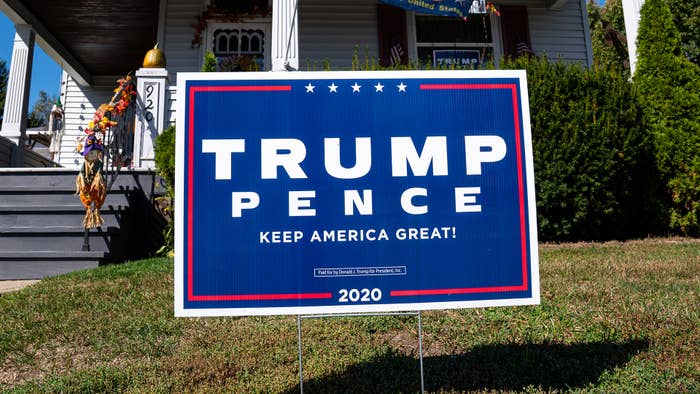 Trump lawn sign