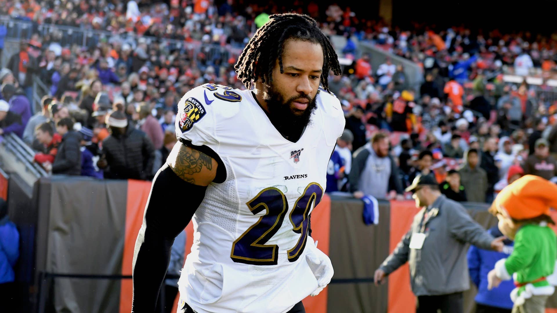 Free safety Earl Thomas #29 of the Baltimore Ravens runs onto the field