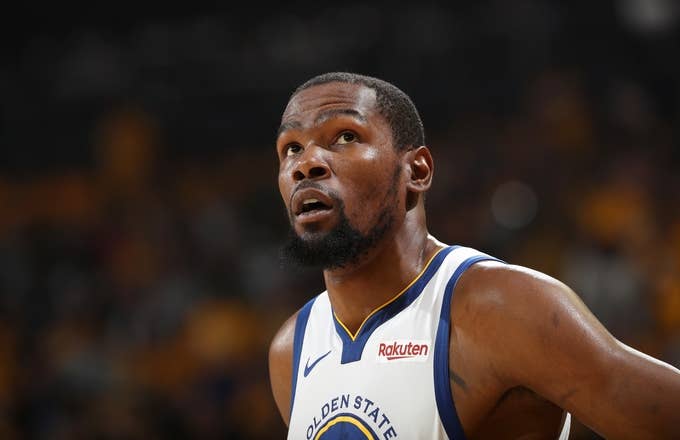 kevin durant looking up
