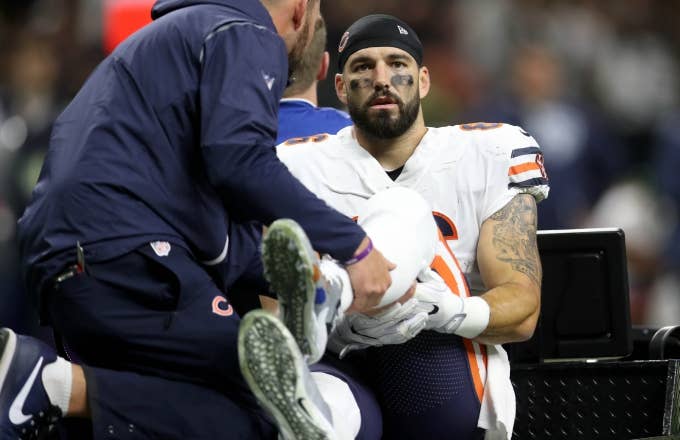 Zach Miller carted off the field after sustaining a knee injury.