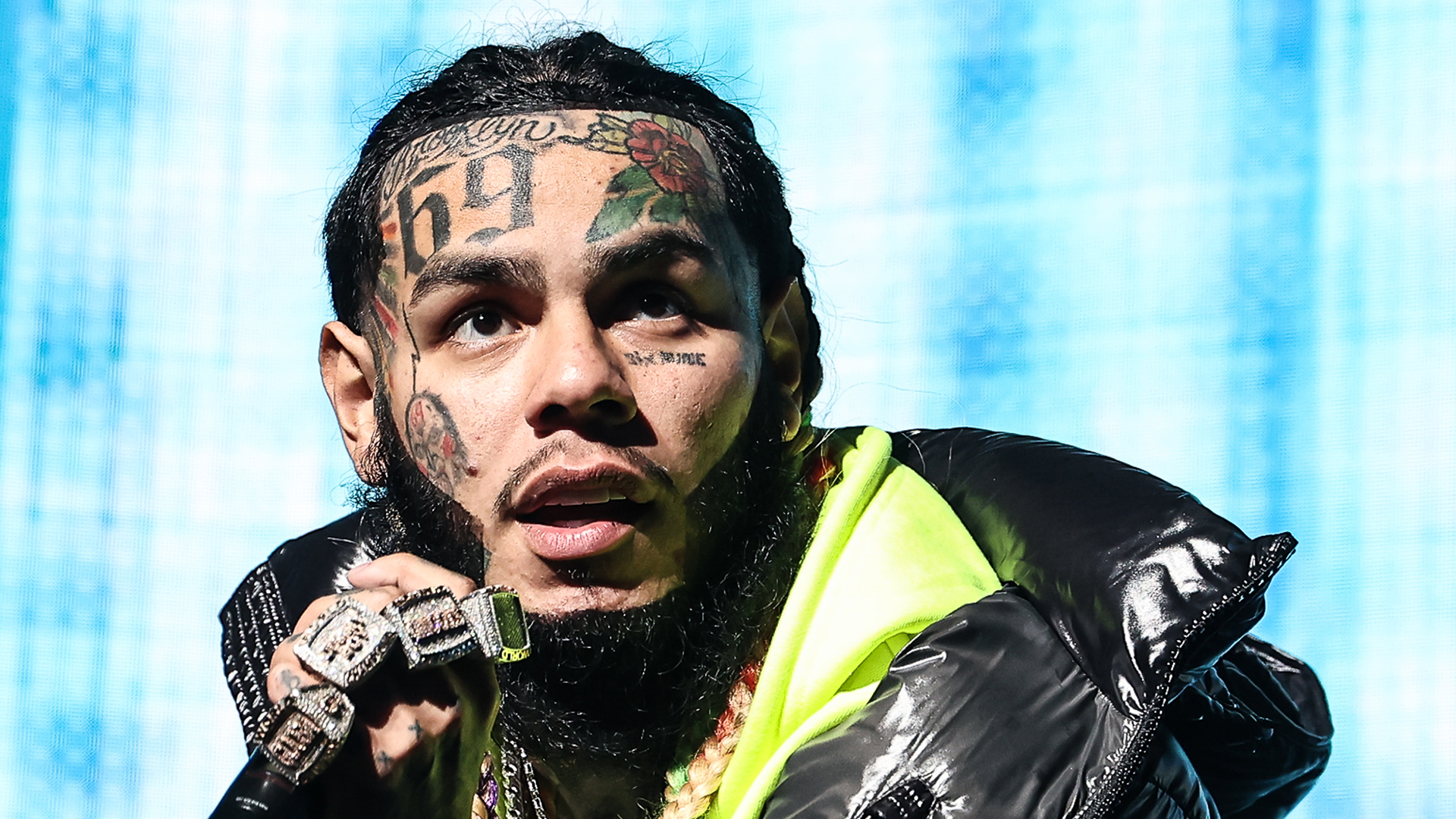 6ix9ine Suggests Hip-Hop Culture Hates on Spanish Rappers | Complex