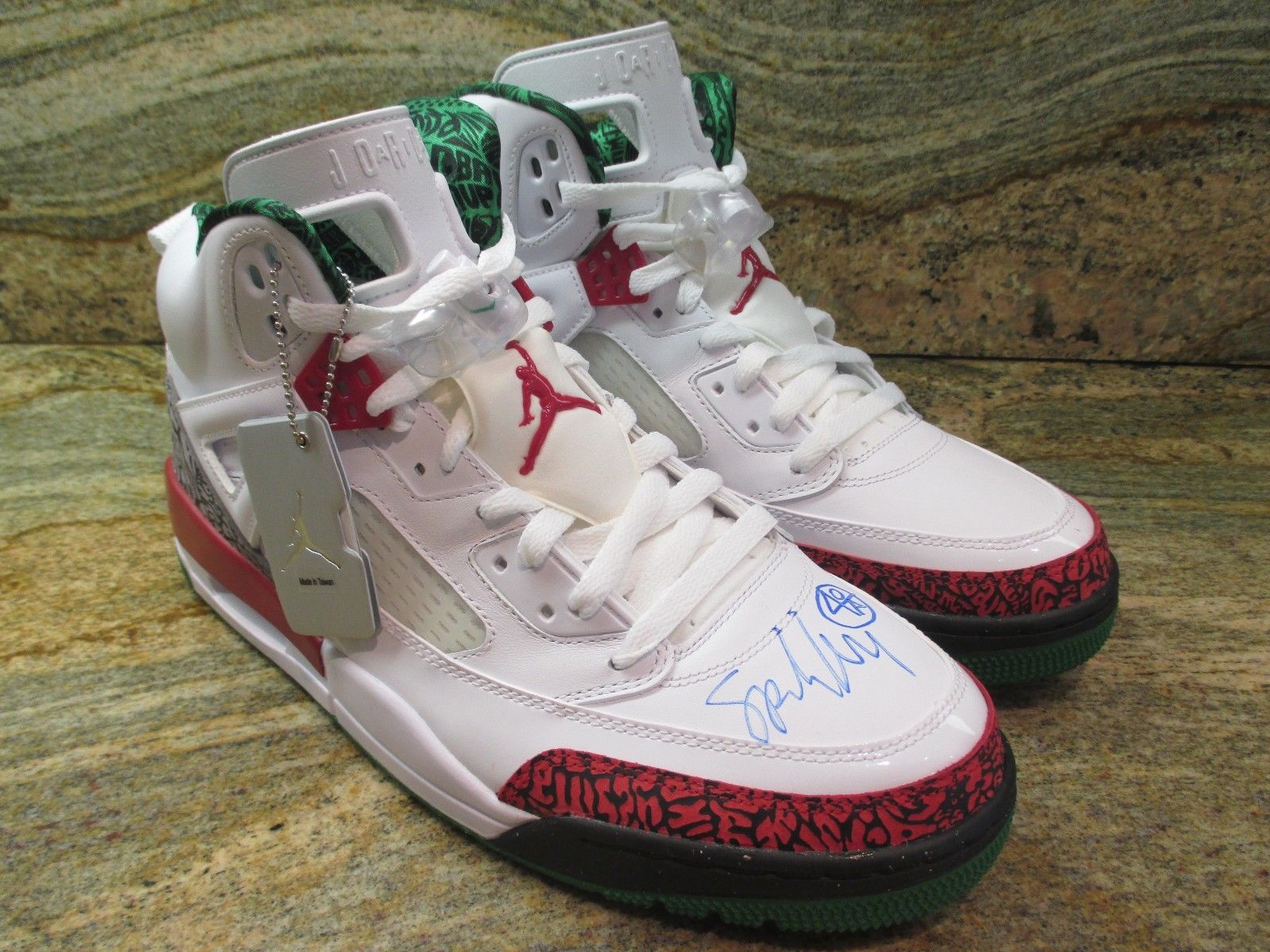 Air Jordan Spiz&#x27;ike w/ Spike Lee Autograph