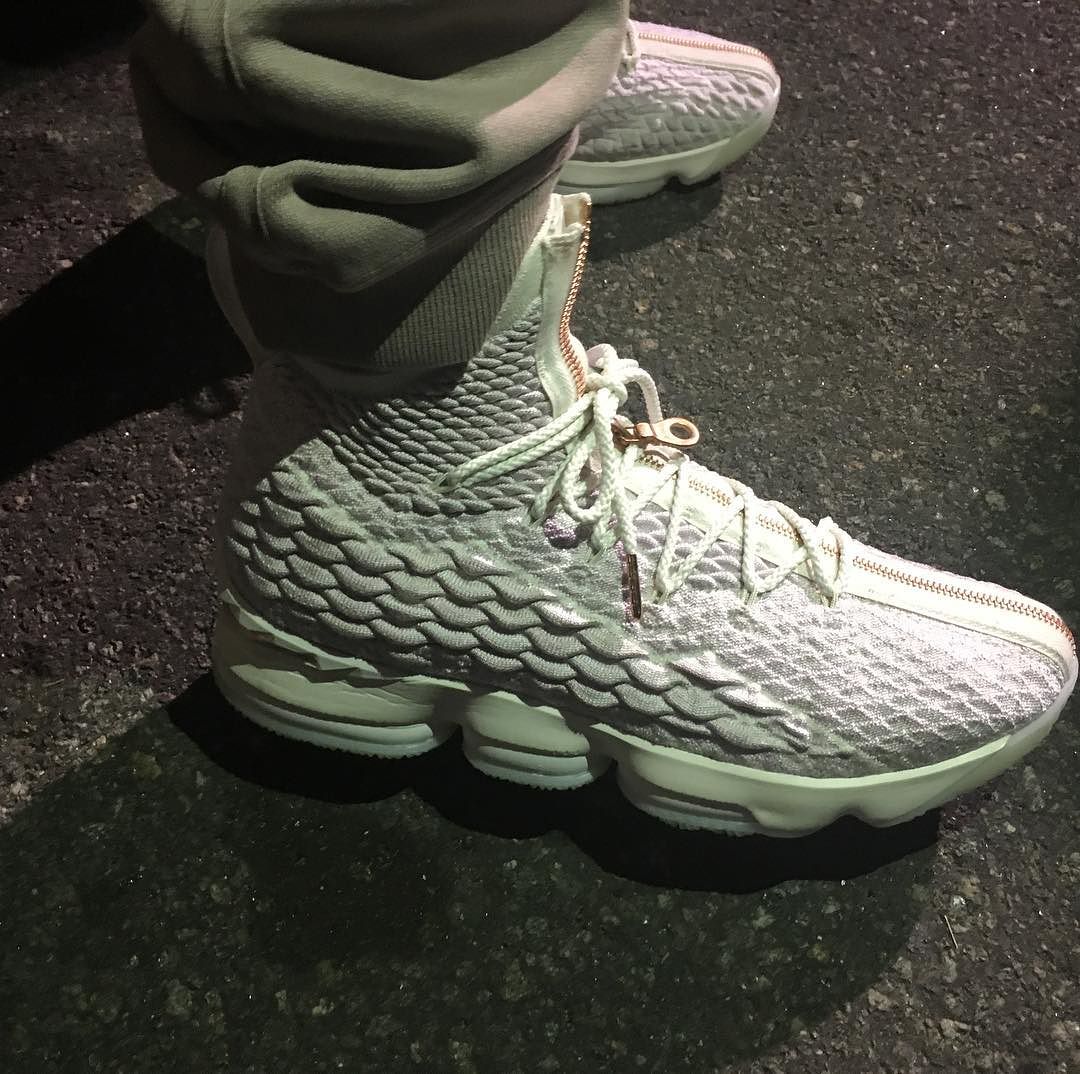 Lebron 15s grey sale