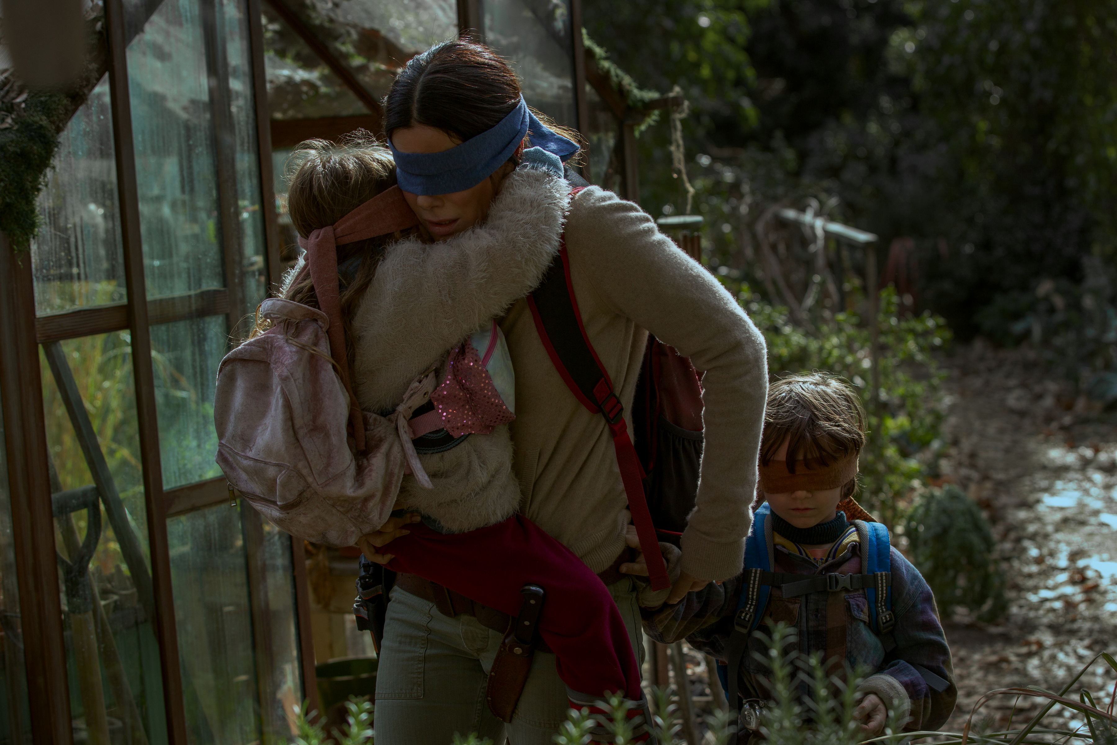 Vivien Lyra Blair, Sandra Bullock, Julian Edwards in Netflix&#x27;s &#x27;Bird Box&#x27;