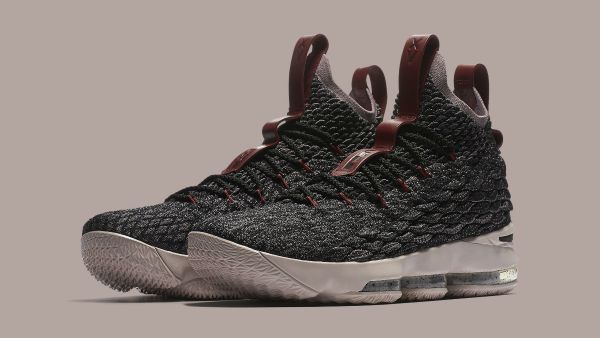 Lebron 15 hot sale mens sneaker