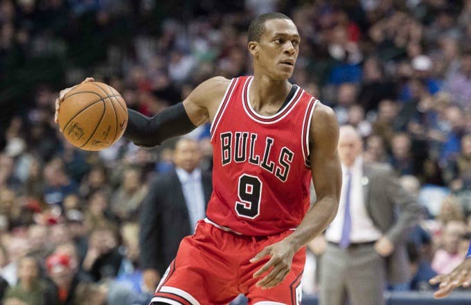 Rajon Rondo scans the court for the Bulls.