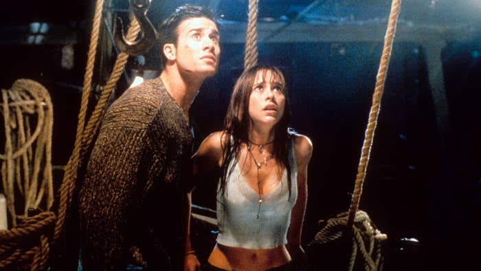 Freddie Prinze Jr and Jennifer Love Hewitt in a scene from &#x27;I Still Know What You Did Last Summer.&#x27;