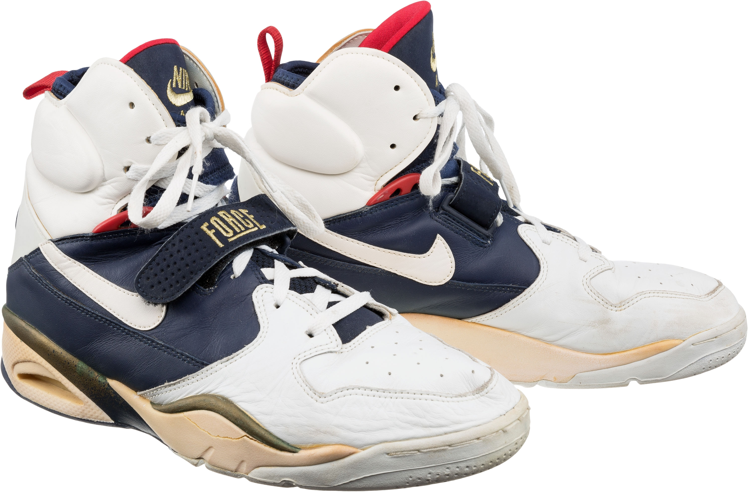 BASKETBALL: Dream Team doctor auctions Jordan's '92 Olympic shoes, ball –  Press Enterprise