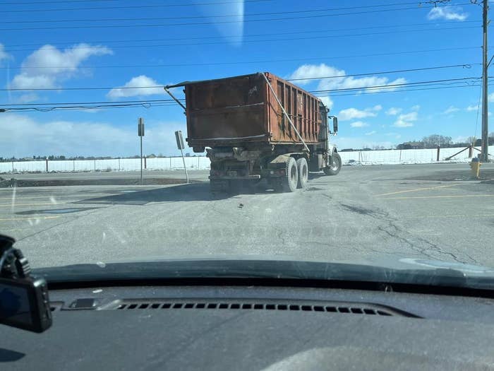 Rats falling out of truck in Ottawa