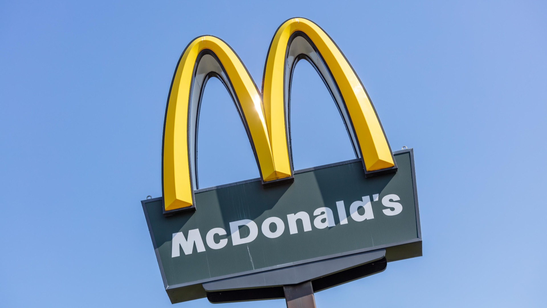 McDonalds Lawsuit Accuses Fired CEO of Hiding Evidence About Sexual Relationships With Employees Complex image pic picture