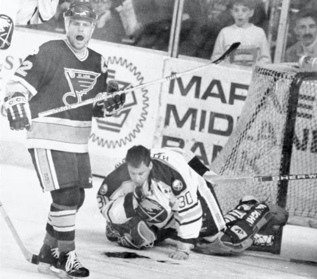 Buffalo Sabres NHL Hockey Goat Head 1990 Team Pennant Fullsize