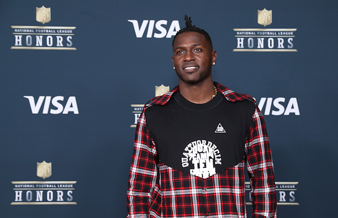 Disaster scenario? Antonio Brown hijacking Raiders' season before it begins