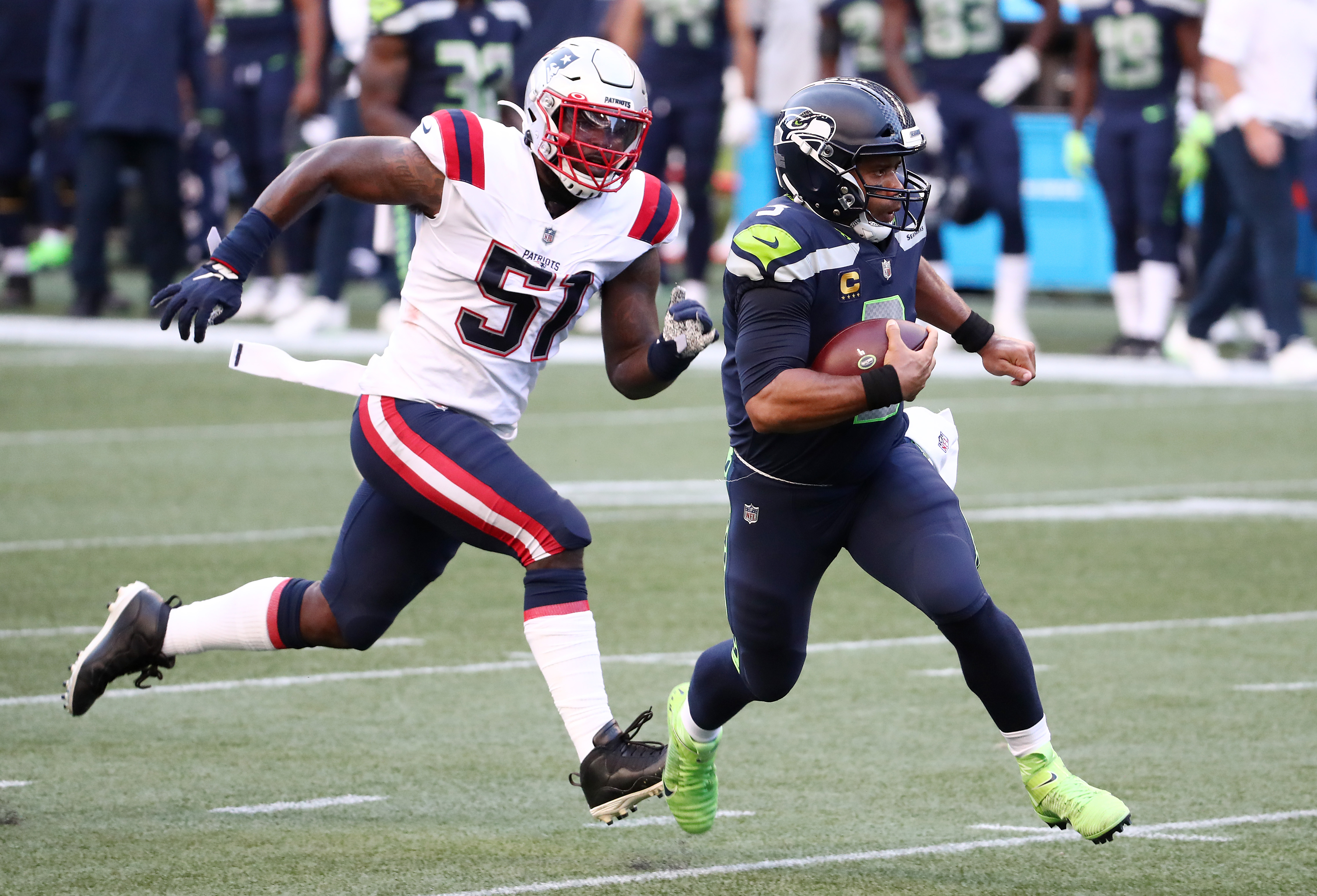 Kareem Hunt Shows Love to Nick Chubb With Pregame Outfit in 2023