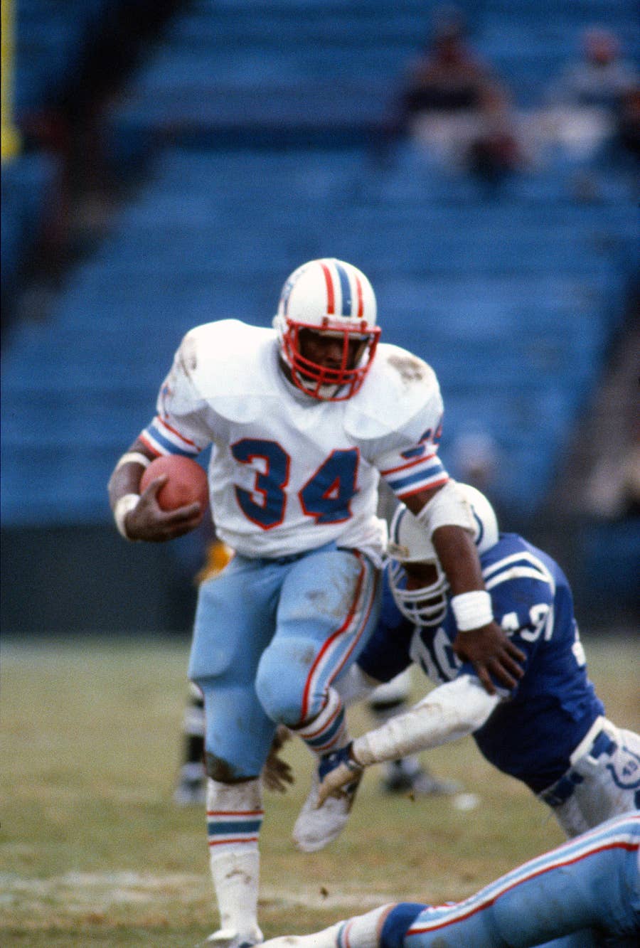 Houston Oilers running back Earl Campbell , inducted into the Pro News  Photo - Getty Images