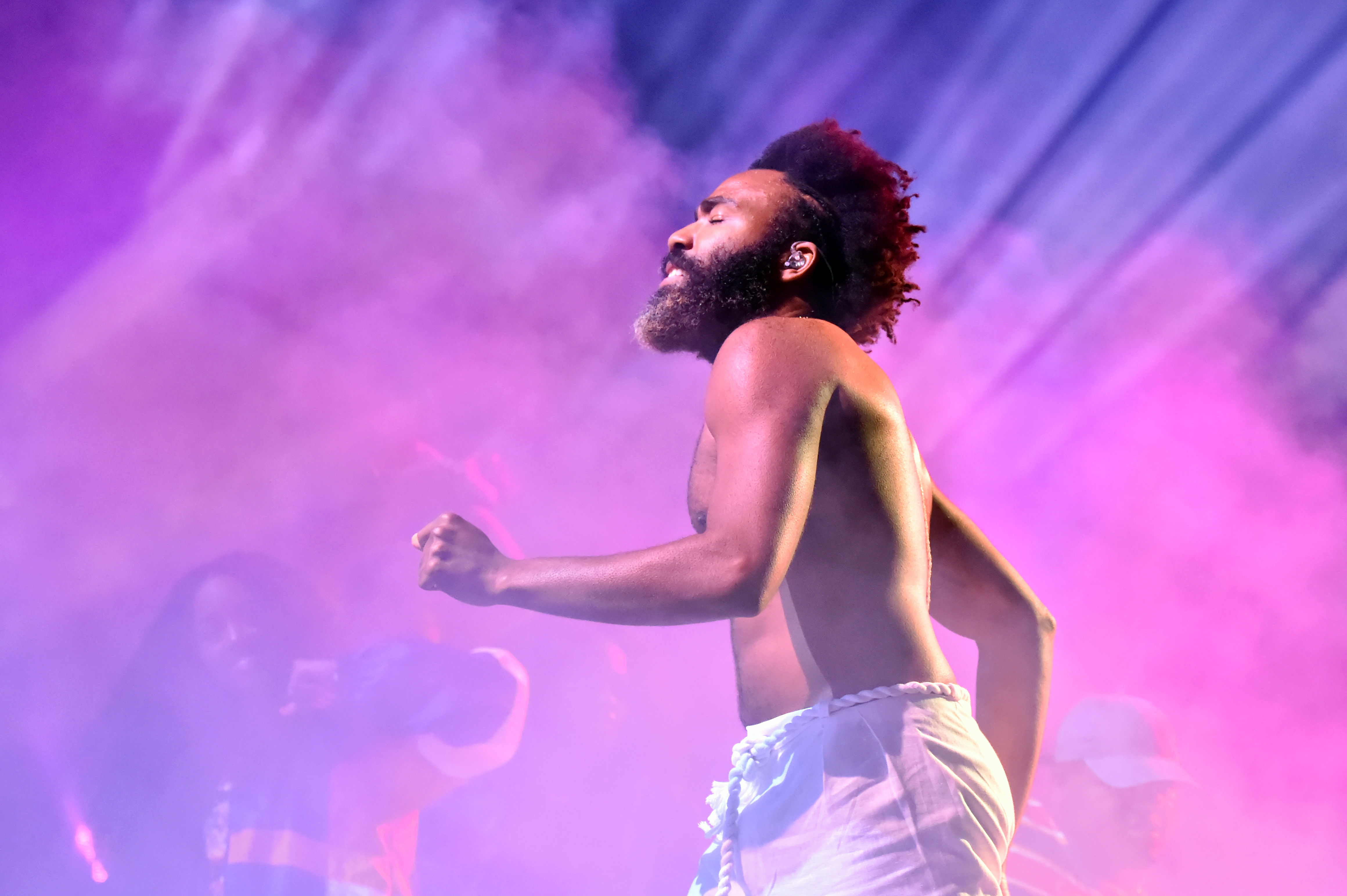 childish gambino performing kanye