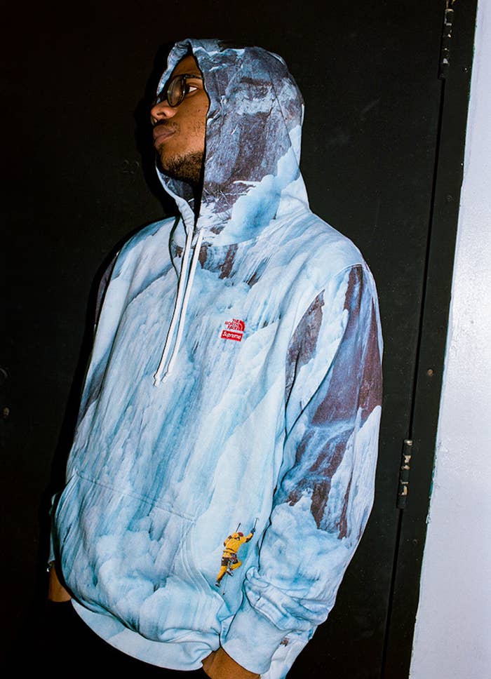 The North Face Studded Mountain Light Jacket - spring summer 2021 - Supreme