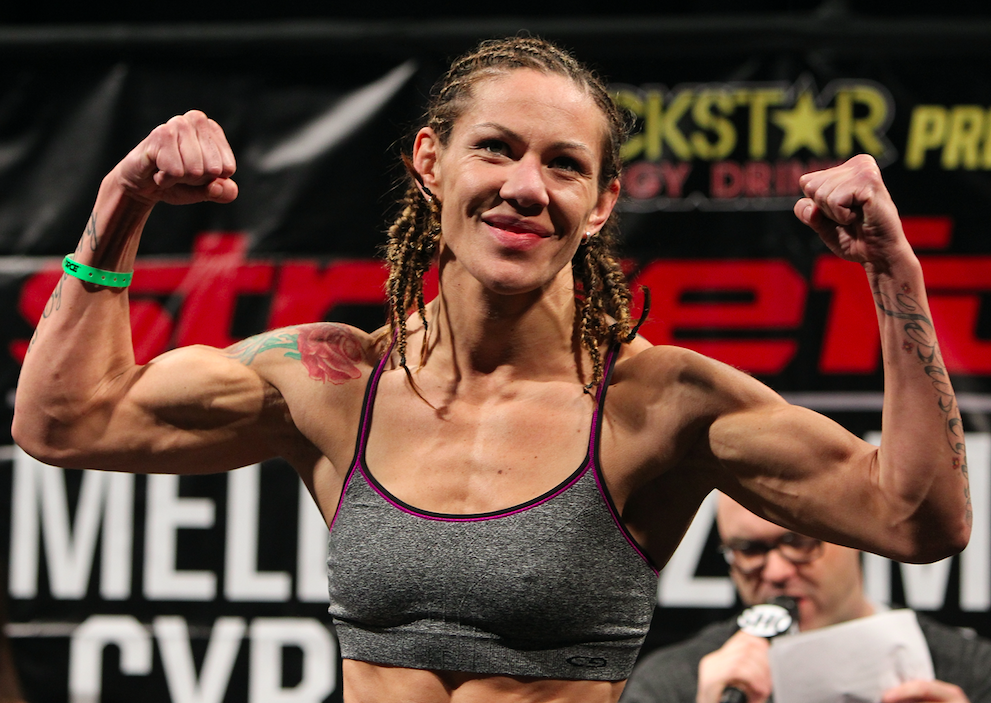 https://img.buzzfeed.com/buzzfeed-static/complex/images/gkr16mg8chxt9zzzm520/best-women-ufc-fighters-cristiane-cyborg-santos.png