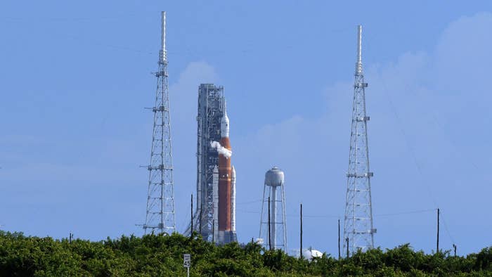 Artemis rocket launched delayed due to fuel leak