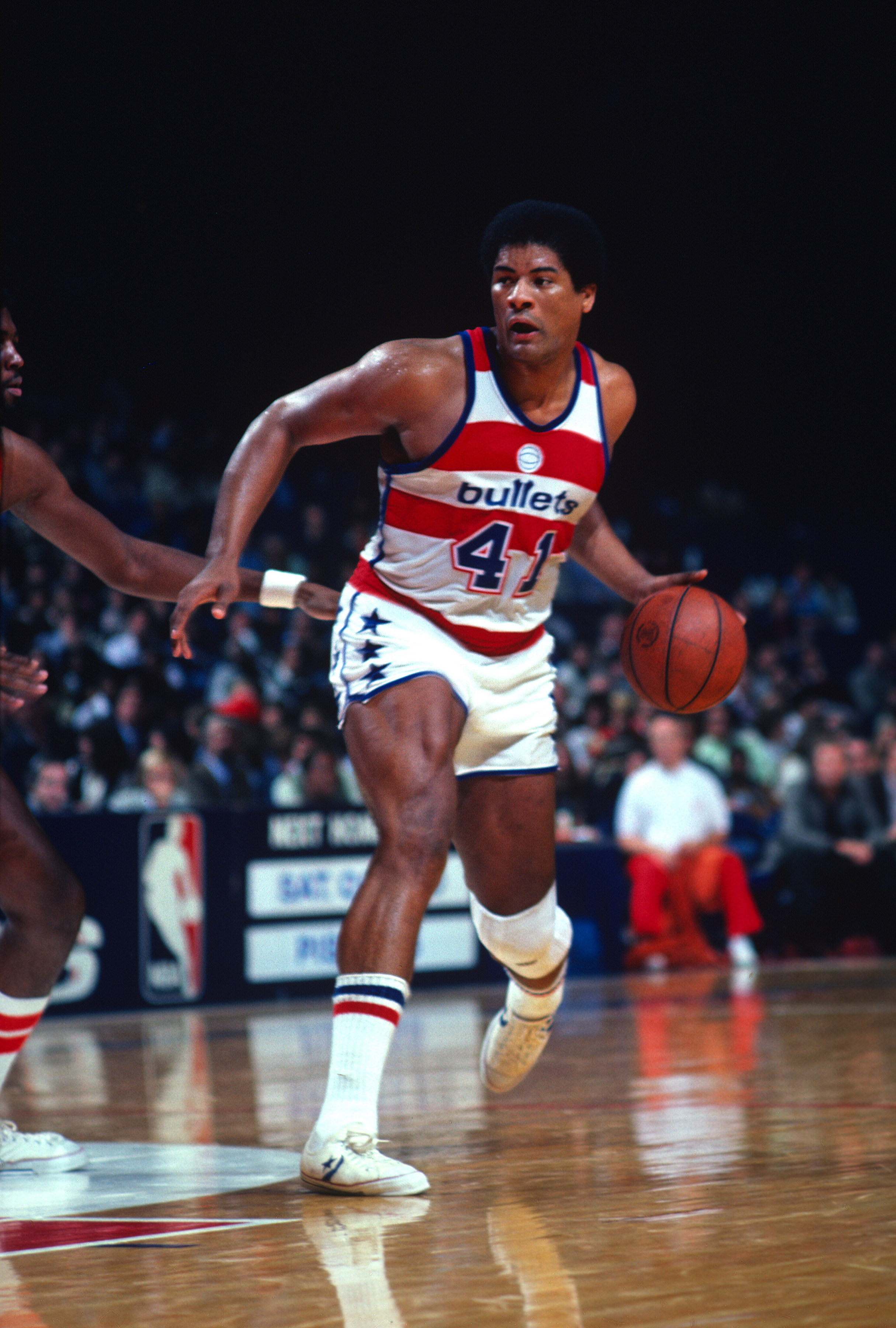 This is a photo of Wes Unself in his 1980 season with the Washington Bullets.