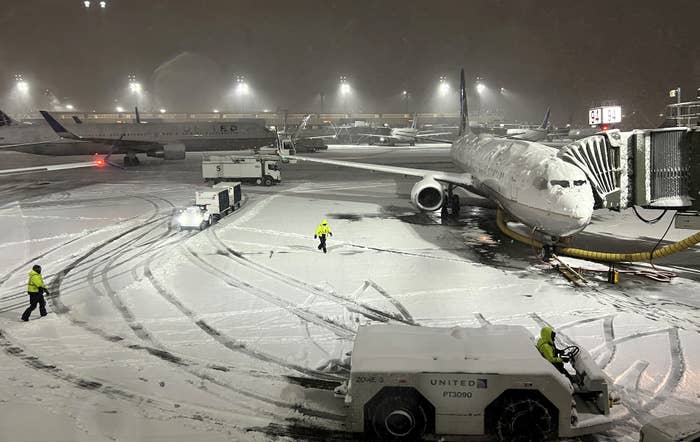 Thousands of flights canceled as Nor&#x27;easter pummels East Coast