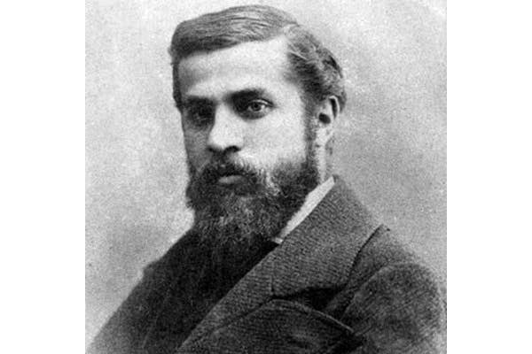 30 influential designers antoni gaudi