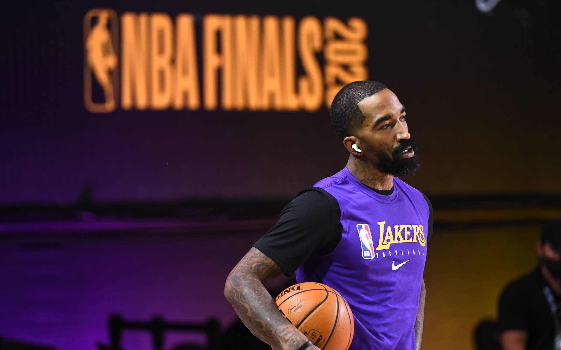 Lakers unveil new, Showtime inspired Nike jerseys - Silver Screen and Roll