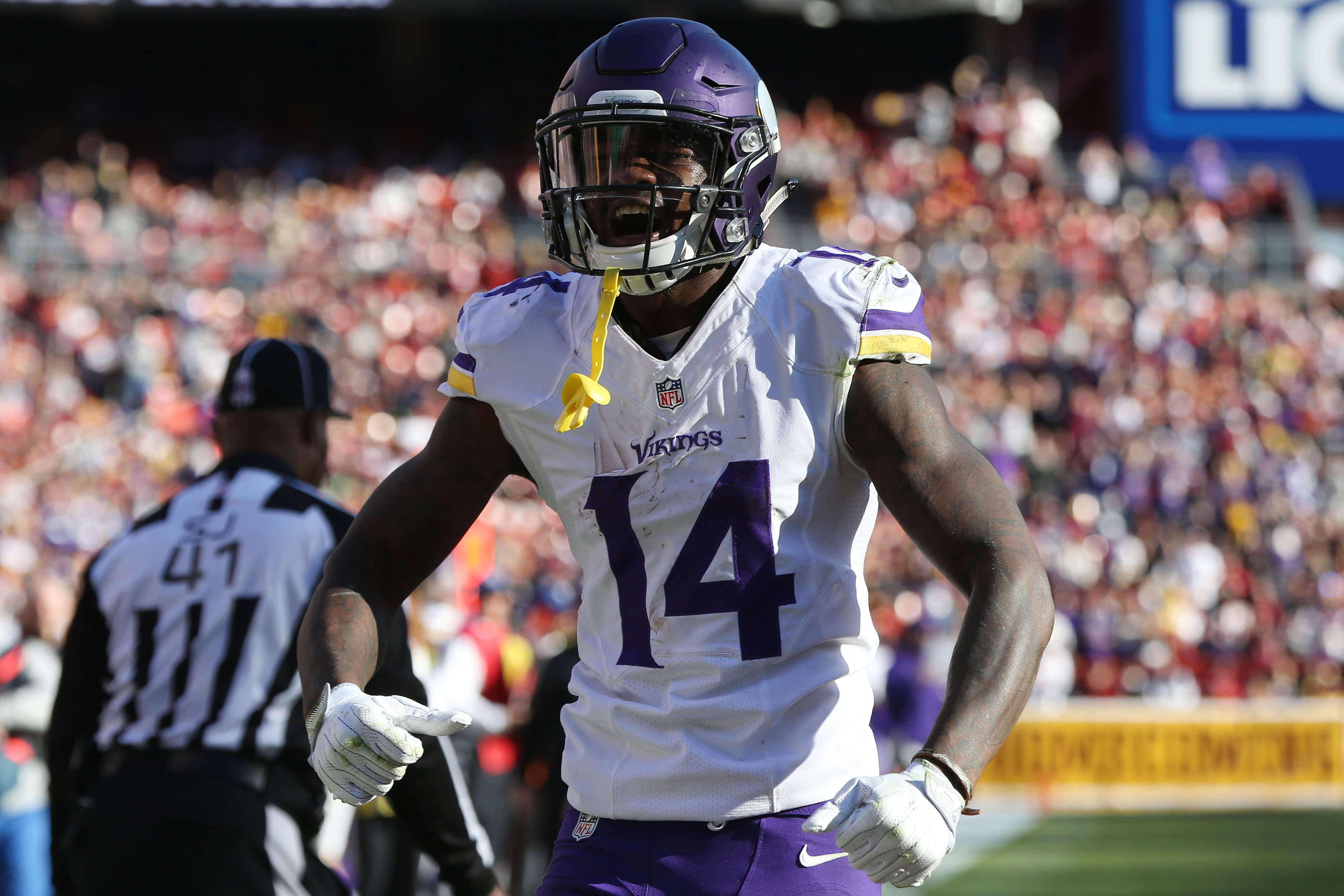 Look: Stefon Diggs has fitting pair of cleats before freezing