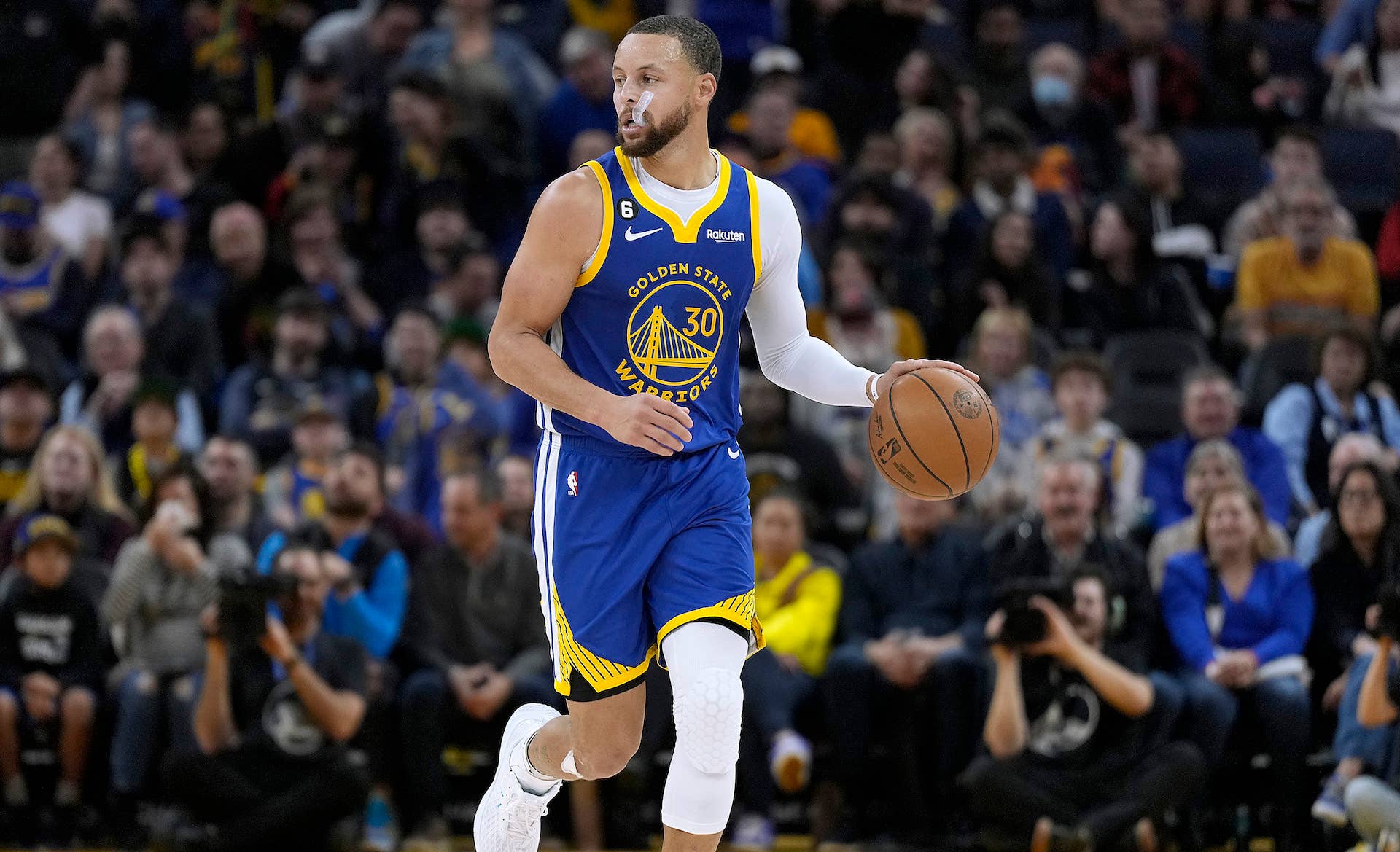 Steph Curry will miss multiple weeks with a left leg injury