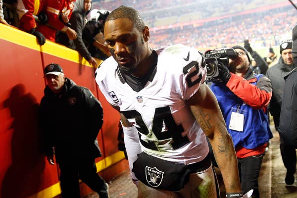 Around The NFL on X: Charles Woodson on Marshawn Lynch wearing