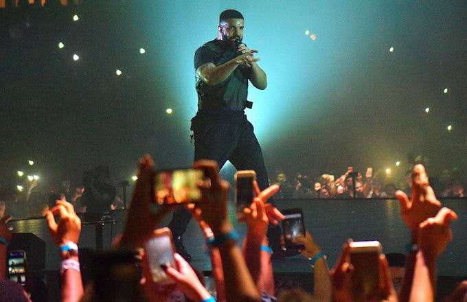 Drake mourns fan