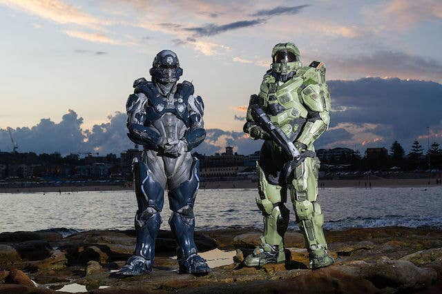 How Pablo Schreiber Became Supersoldier Master Chief in 'Halo' - Men's  Journal